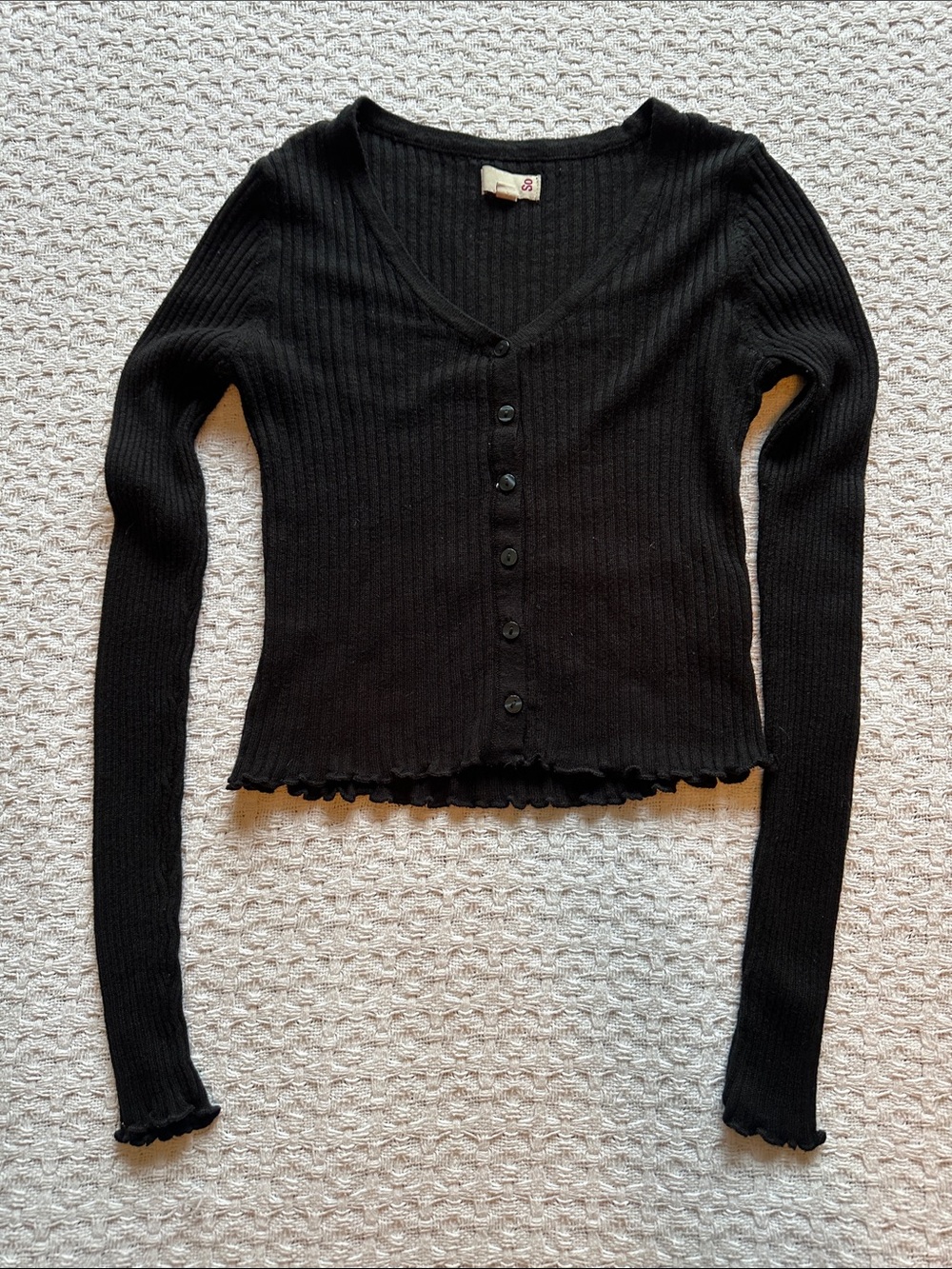 SO Black Ribbed Button-Up V-Neck Cropped Cardigan